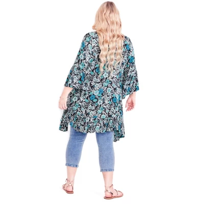 Women's Plus Size Holly Crop Ripped Jean - Light Wash | AVEOLOGY 3 Women's Plus Size Holly Crop Ripped Jean - Light Wash | AVEOLOGY