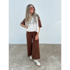 Women's Ascot + Hart Cropped St. John Elbow Sleeve Graphic T-Shirt - Brown -Cheap Clad Fine Store GUEST cc9d0164 dda9 472d 96a0 713d53320a75